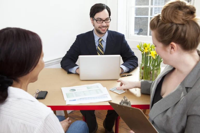 Mortgage Brokers with clients for refinancing